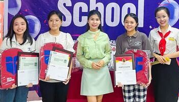Học sinh Nghệ An chia sẻ kinh nghiệm học 7.0 IELTS
