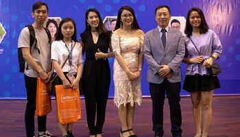 IELTS Fighter tổ chức chương trình Talkshow: “ Làm chủ tiếng Anh – Làm chủ cuộc đời” tại ĐH Kinh tế quốc dân.