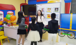 Tiết học tiếng Anh ghi nhớ từ vựng bằng Ngôn ngữ hình thể