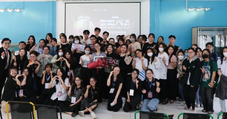 Chào xuân mới, IELTS Fighter đồng hành cùng học sinh, sinh viên tại các hoạt động sôi nổi