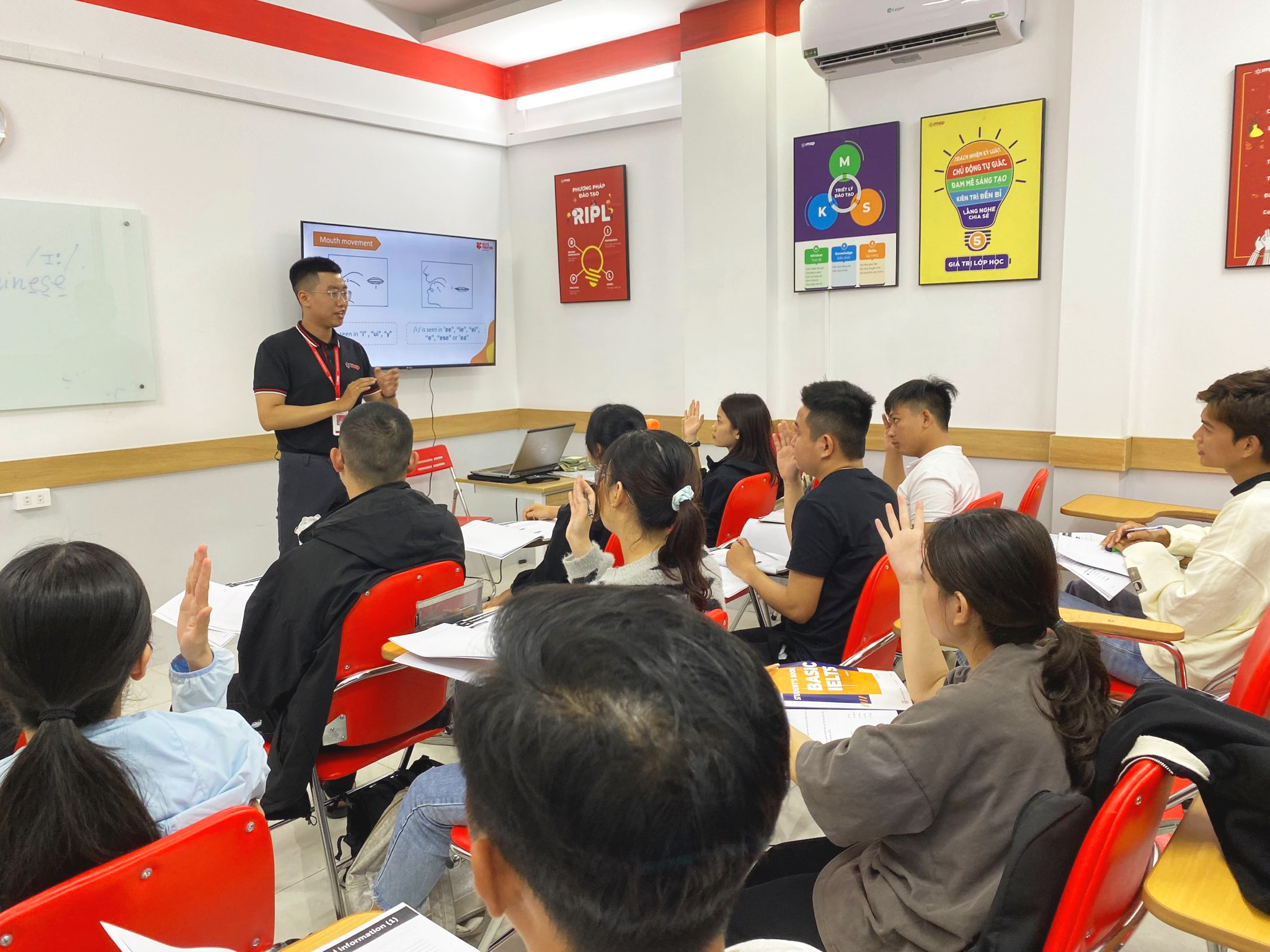 CLB Speaking hàng tuần tại IELTS Fighter 07 Nguyễn Huệ, Huế