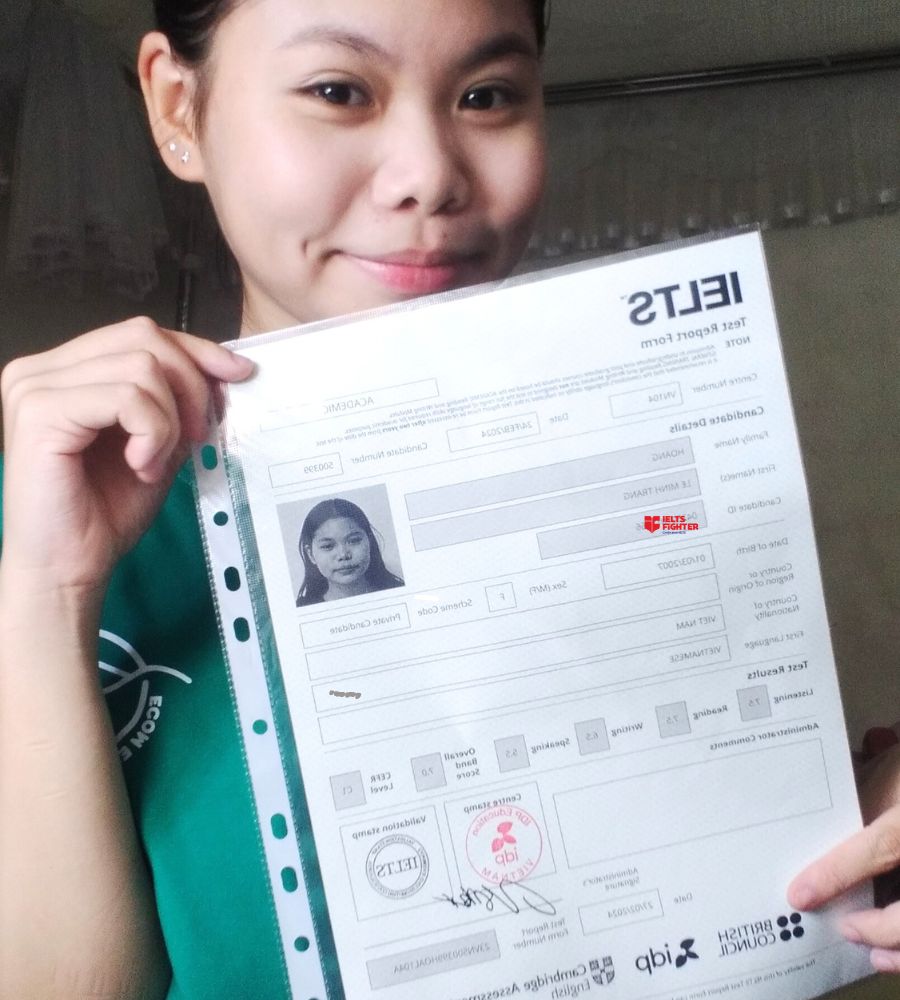 Hoàng Lê Minh Trang 7.0 IELTS