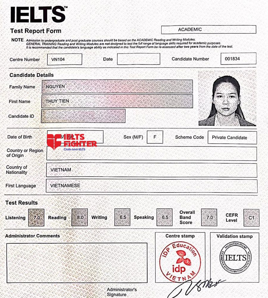 Thủy Tiên 7.0 IELTS bảng điểm