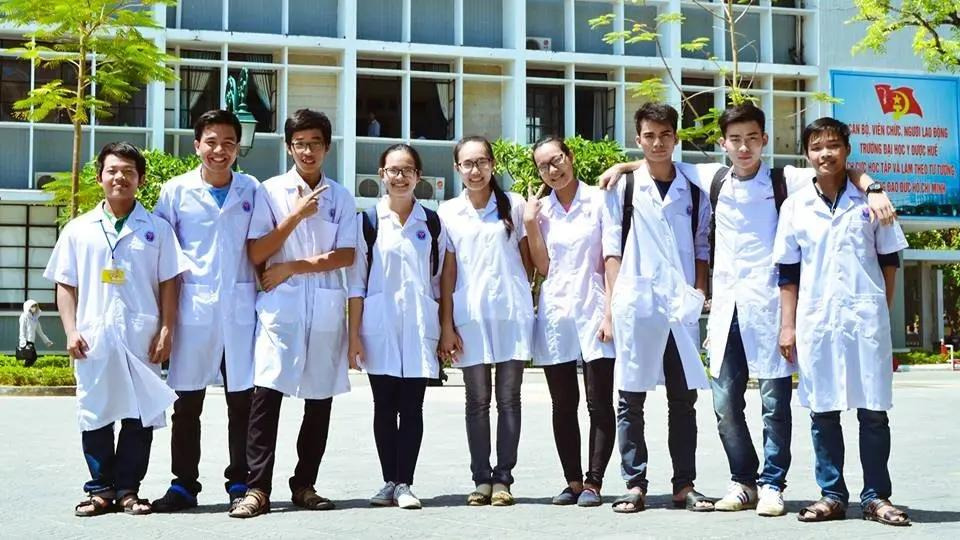 sinh viên đại học y dược Hà Nội