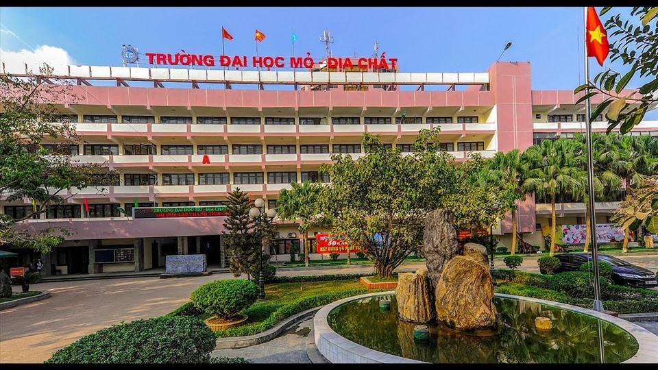 đại học mỏ địa chất