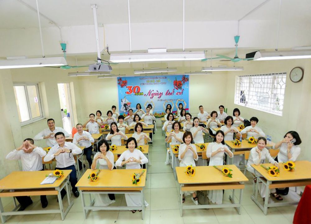 Lớp học THPT Nguyễn Gia Thiều