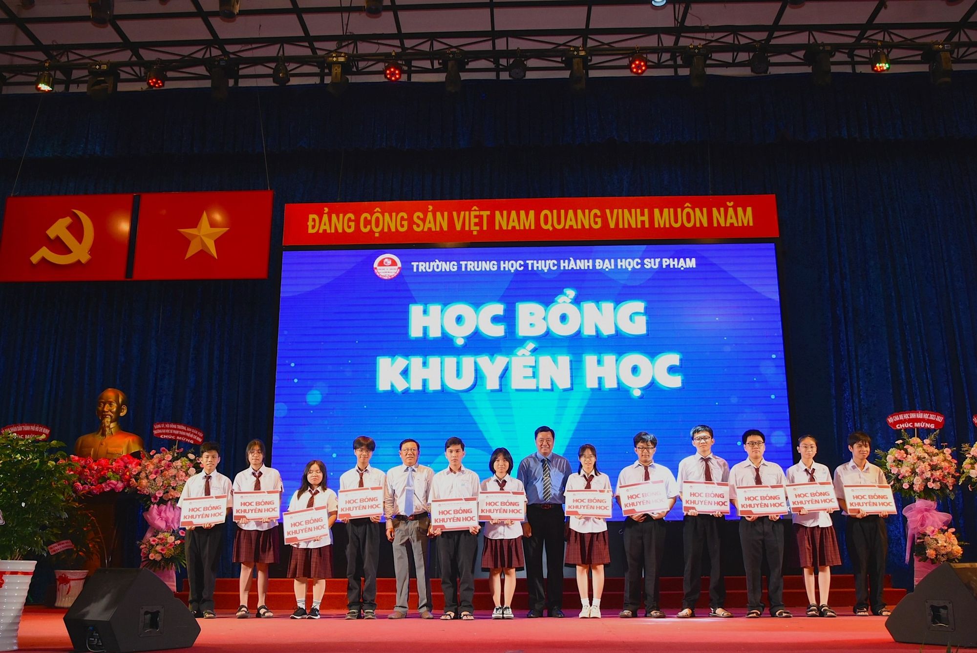 lễ trao học bổng của trường